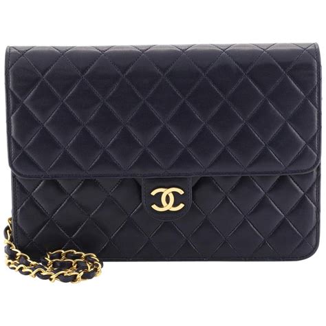 chanel vintage clutch with chain.